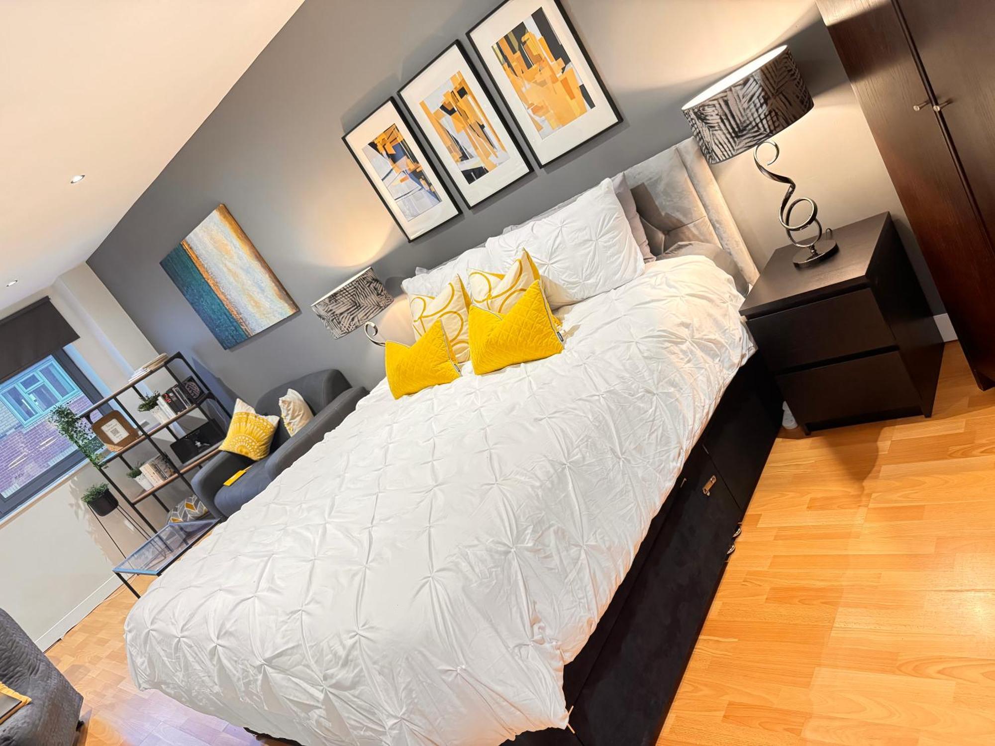 Apartment Perfectly Located Centre - West One With Free Wifi, Gym Access, Netflix
